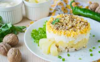 Слоеный салат с курицей и ананасом — пошаговый рецепт